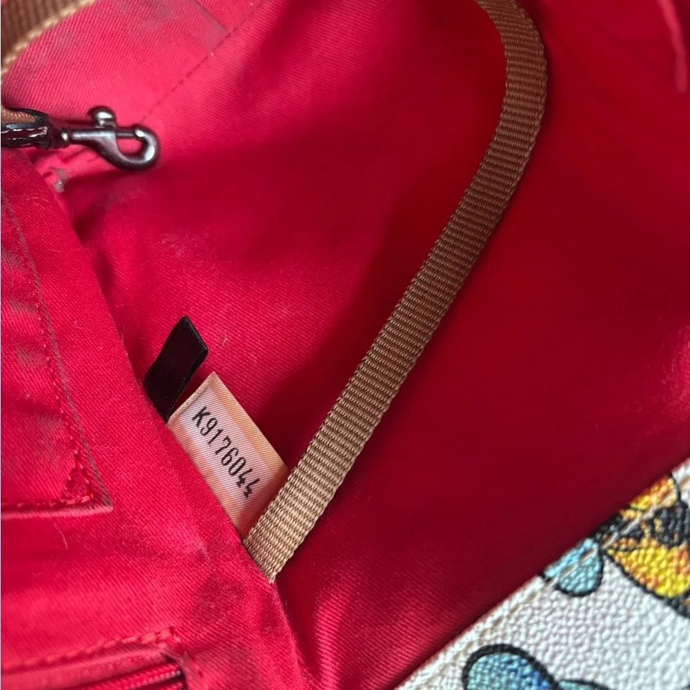 Dooney & Bourke White Bee Print Medium Tote W/Coin Purse - Picture 12 of 16